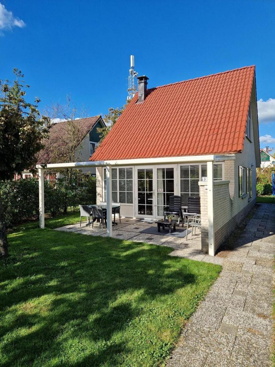 Bungalow - 6 Personen Gelegen In De Nabije Omgeving Van Avonturenpark Hellendoorn En De Prachtige Sallandse Heuvelrug En Eelerberg Exterior foto